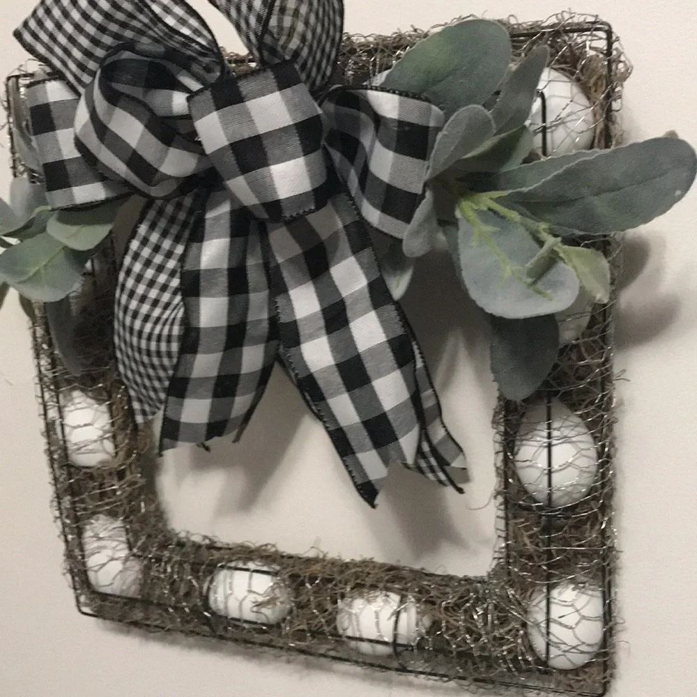 Handcrafted Square Farmhouse Egg Wreath - Picture 4 of 4